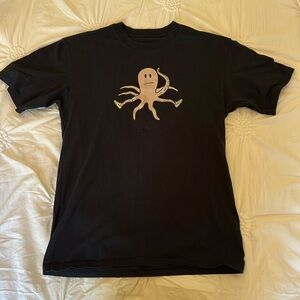✅NIKE SB shirt. Octopus wearing Nikes. Blk 100% cotton shirt w/screened graphic